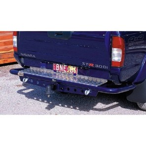 ARB Støtfangere med step og tilhengerfeste Nissan Navara D22 08-15